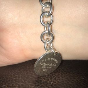 Meet your Posher, Liz